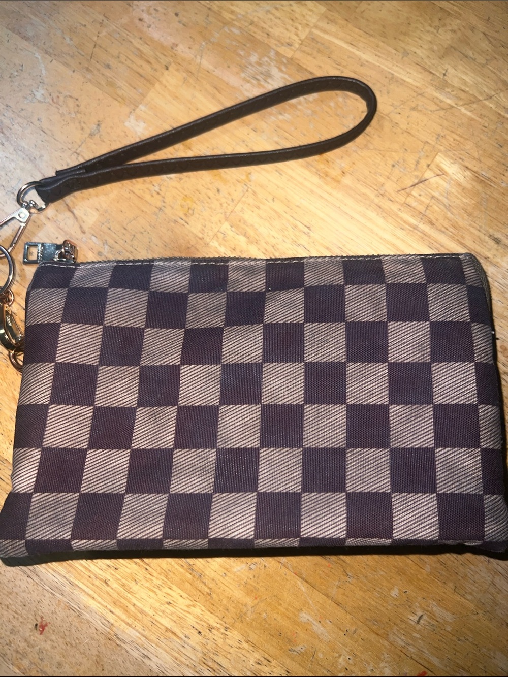 Woman’s Brown Checkered Pattern Wristlet Clutch - Brown/Light brown